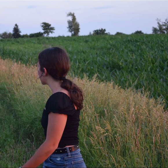 Meet your Posher, Hilary - Picture 1 of 1